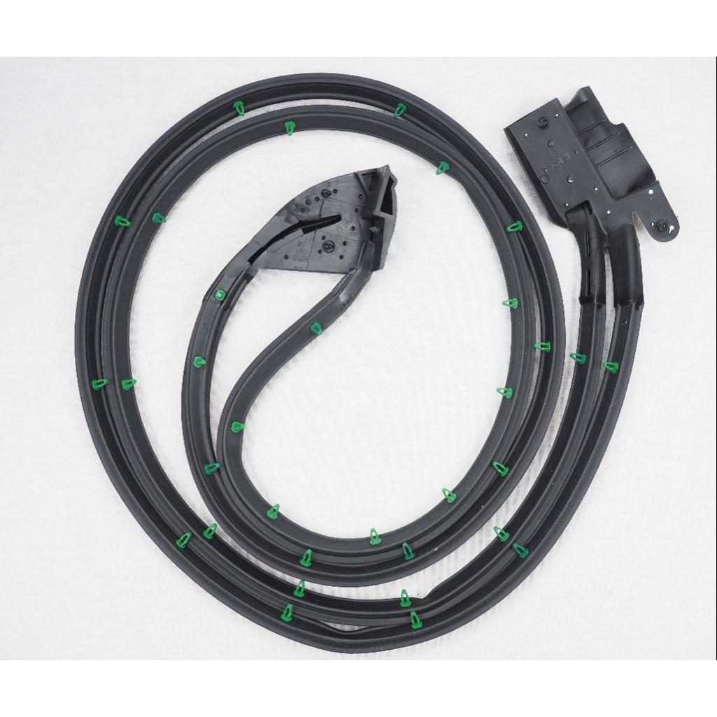 C5 1997-2004 Corvette Door Main Weatherstrip - RH