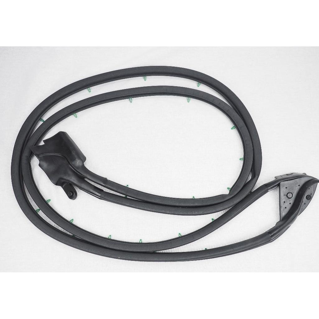 C5 1997-2004 Corvette Door Main Weatherstrip - RH